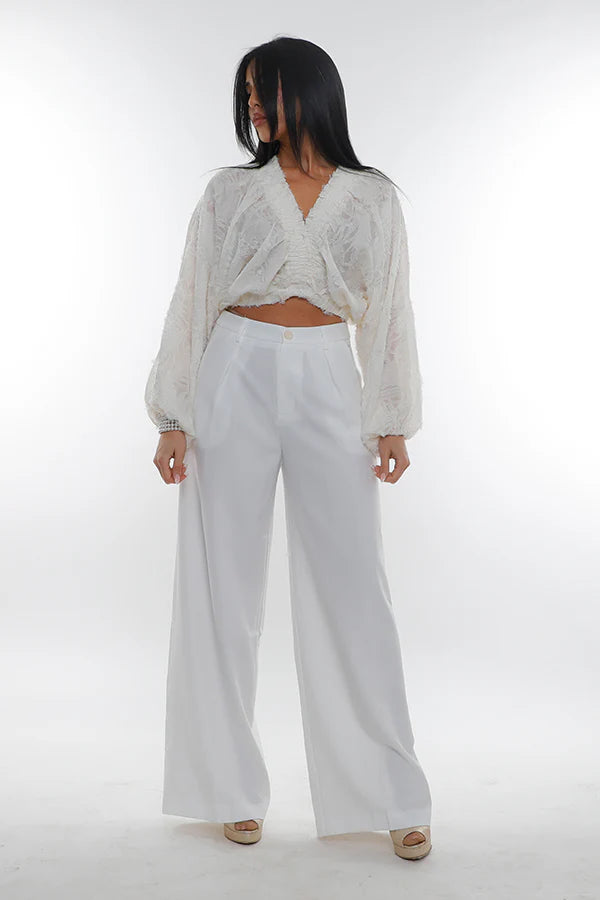 Comment choisir le pantalon femme idéal pour la mi-saison : astuces pour allier style et confort